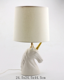 lampada in ceramica di unicorno