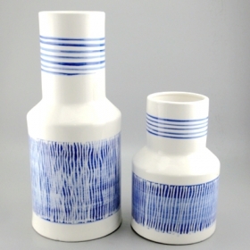 vaso in ceramica bianco e blu