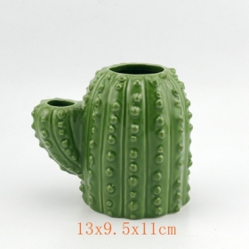 vaso di fiori a forma di cactus verde decorativo