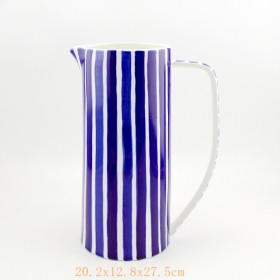grande vaso brocca d'acqua in ceramica blu e rossa